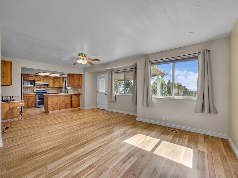 567 N Allanwood Pl — Photo 8