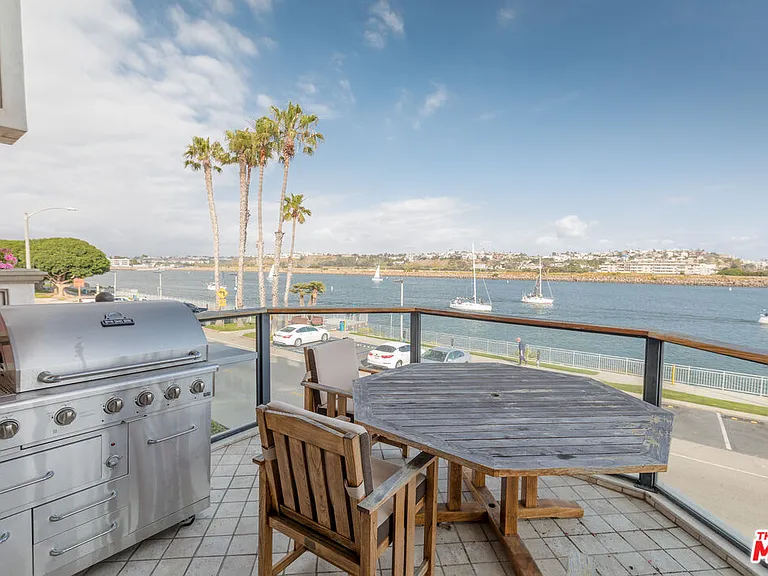 119 W Via Marina — Photo 4