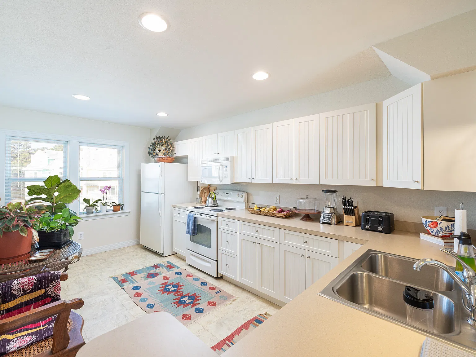3 bed, 1740 sqft, $3,000 — Photo 3