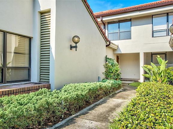 2nd image of 3076 Braeloch Cir E #5