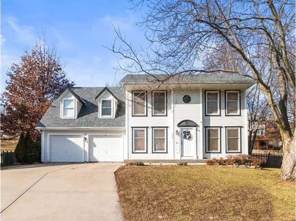 904 Paw Paw Ln, Liberty, MO 64068