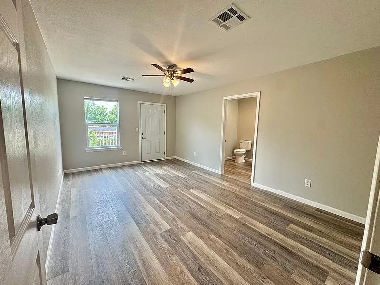 1007 N Quincy Ave — Photo 17