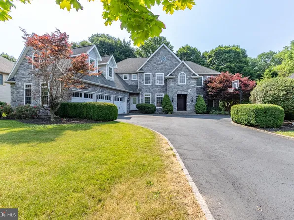 906 Walnut Spring Ln, State College, PA 16801