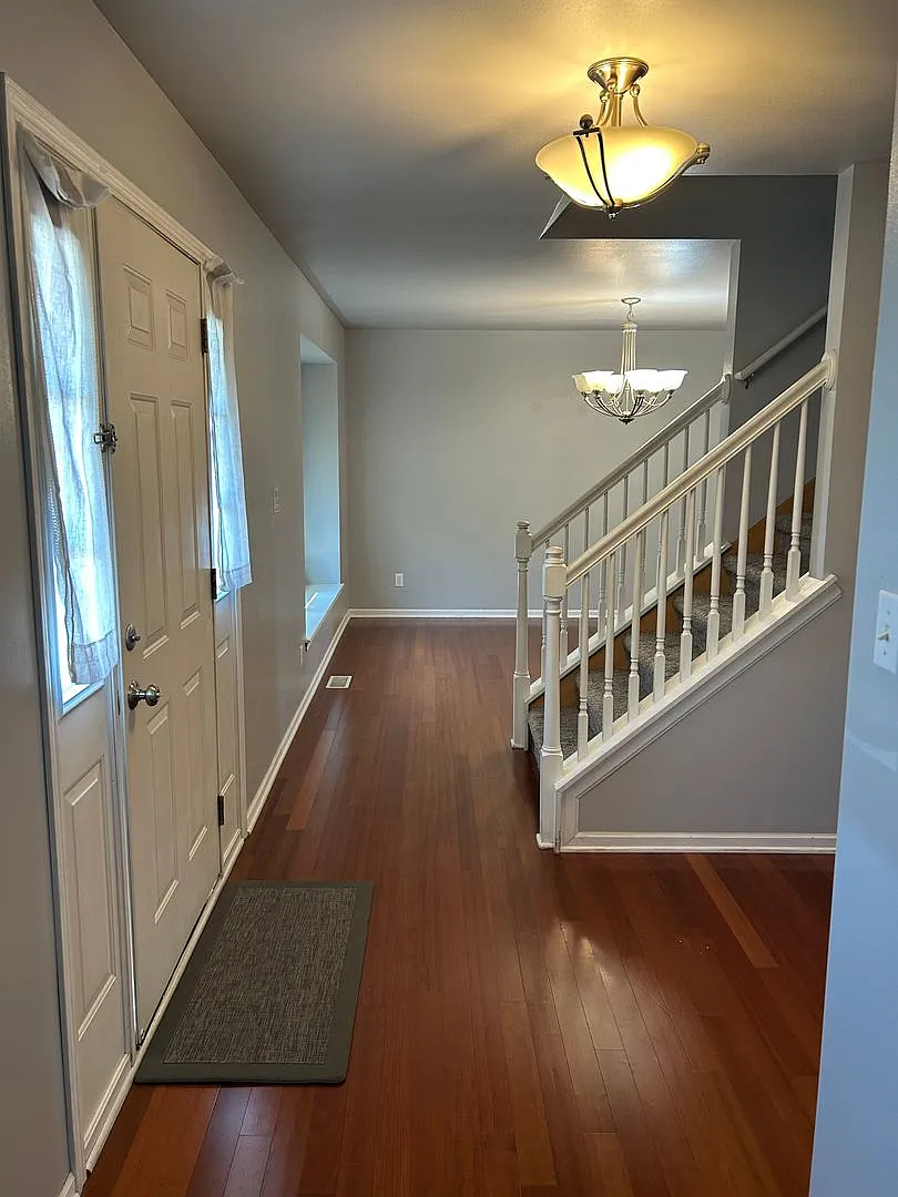 4 Bedroom Single Family Home — Photo 3