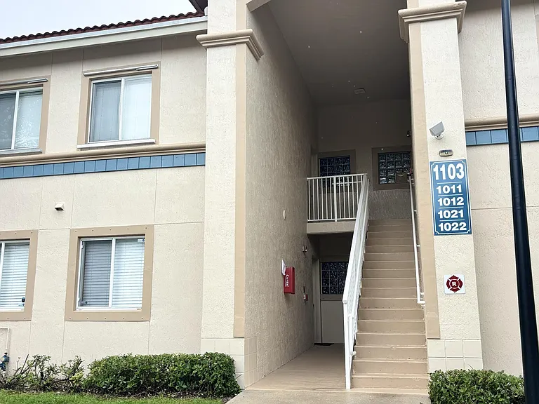 1103 Golden Lakes Blvd #1011 — Photo 28