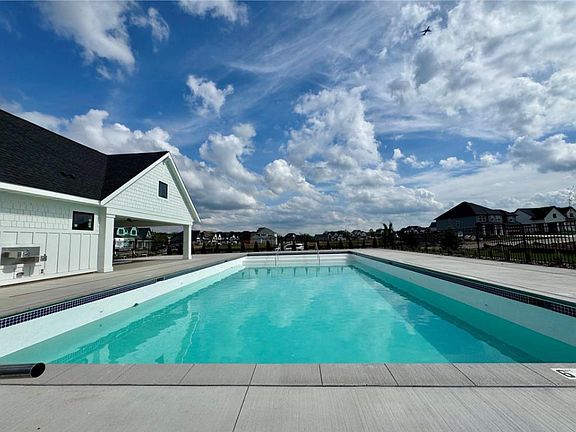 5th image of 10125 Shadyview Ln N