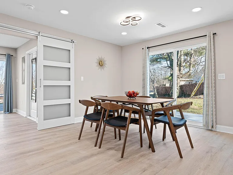 8815 Delphine Rd — Photo 4