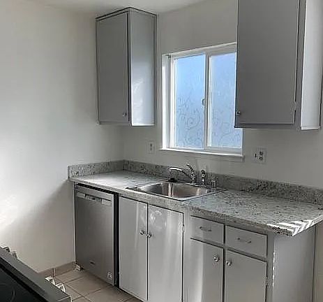 2nd image of 480 E Okeefe St APT 315