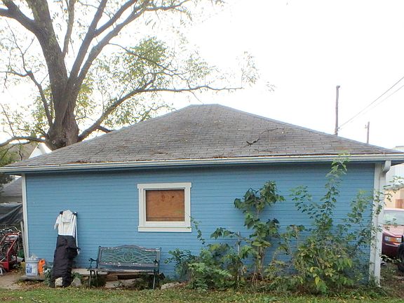 3rd image of 709 Kercher St