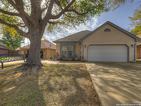 5th image of 713 Woodrow Cir