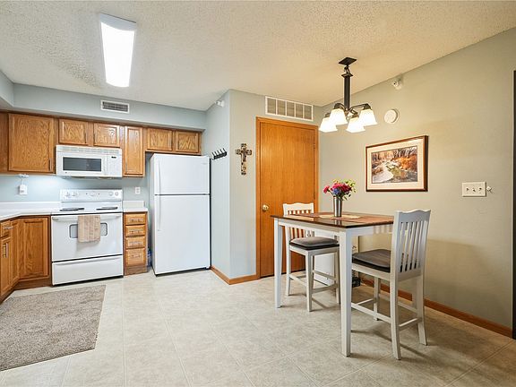 5th image of 600 Colton Cir NE Unit 8