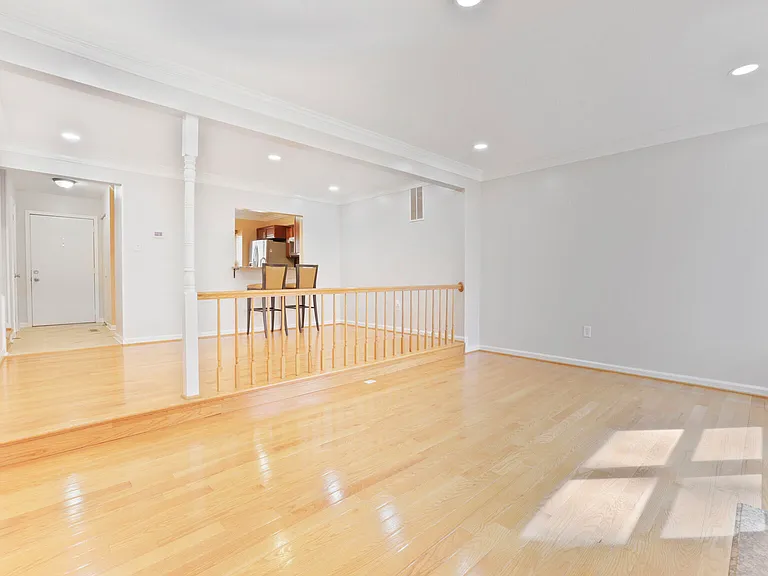 Main Level - Living Room