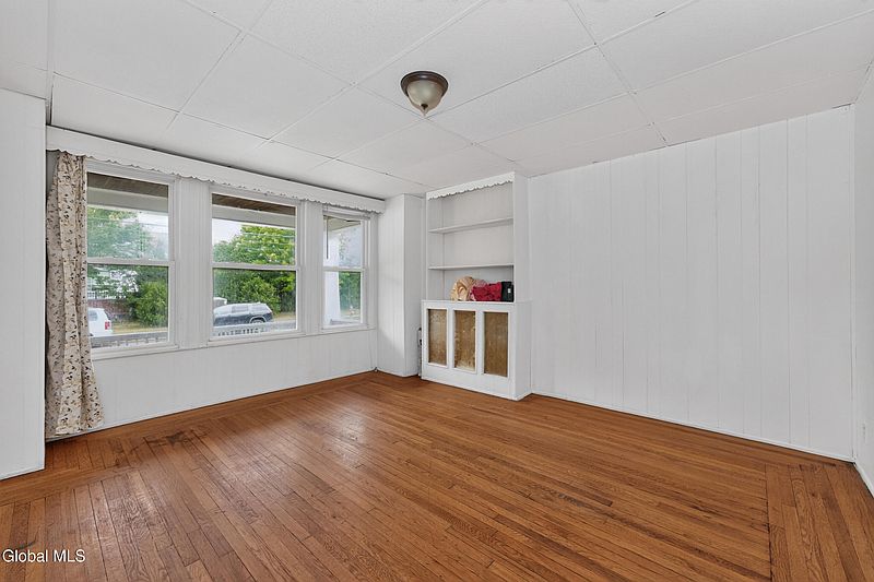 4th image of 610-612 Morris Street