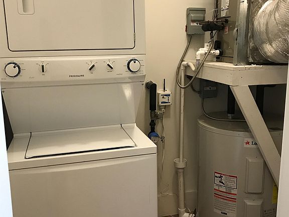 3rd image of 118 W Jackson Ave APT 105