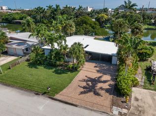 113 Aucila Rd, Cocoa Beach, FL 32931