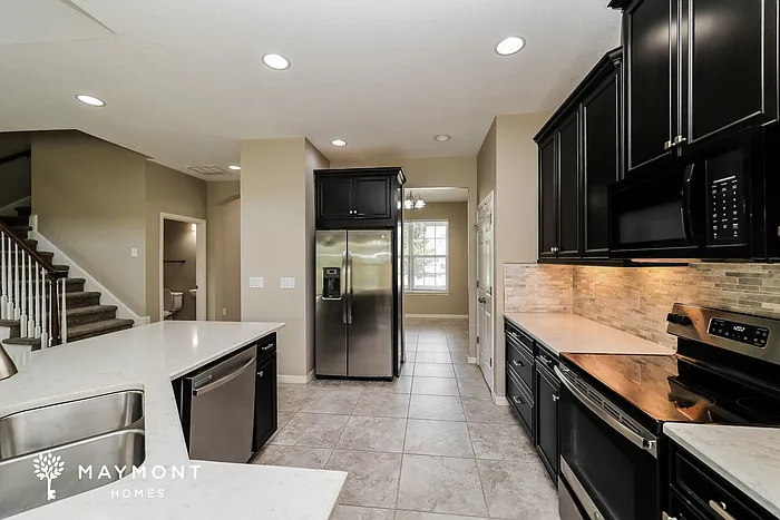 9011 Spruce Creek Cir — Photo 6