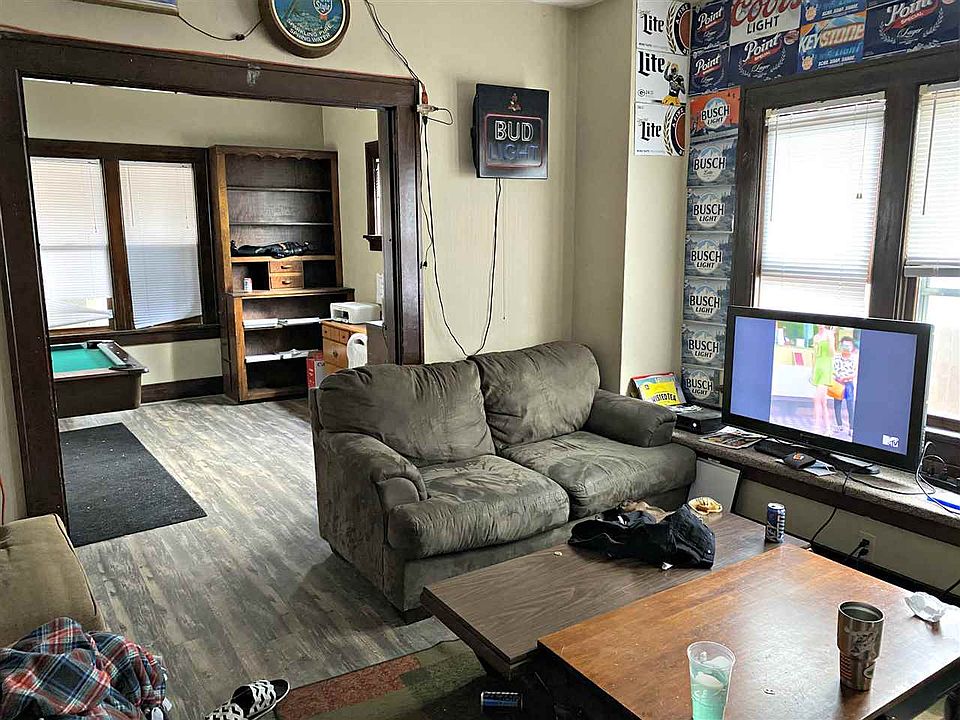 2nd image of 2025 College Ave