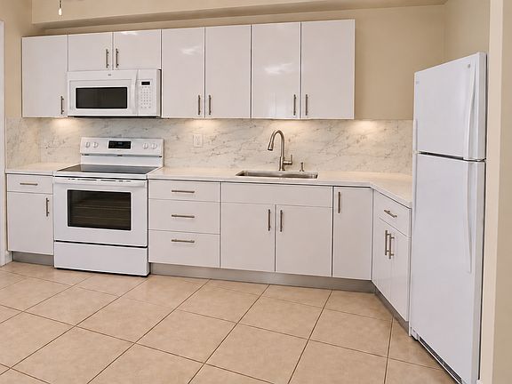 4th image of 11016-18 SW 7th St #11016