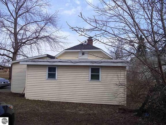 5th image of 284 N Burgess St