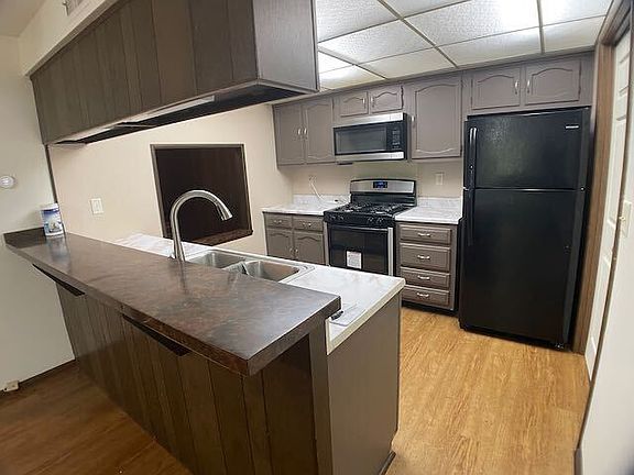 4th image of 5929 N Old Orchard Dr #1