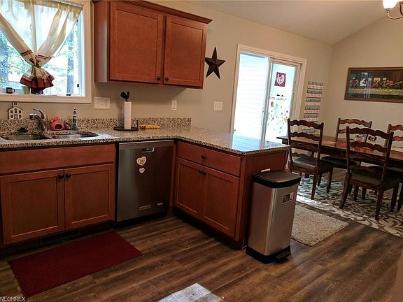 5th image of 35247 Schoolhouse Ln
