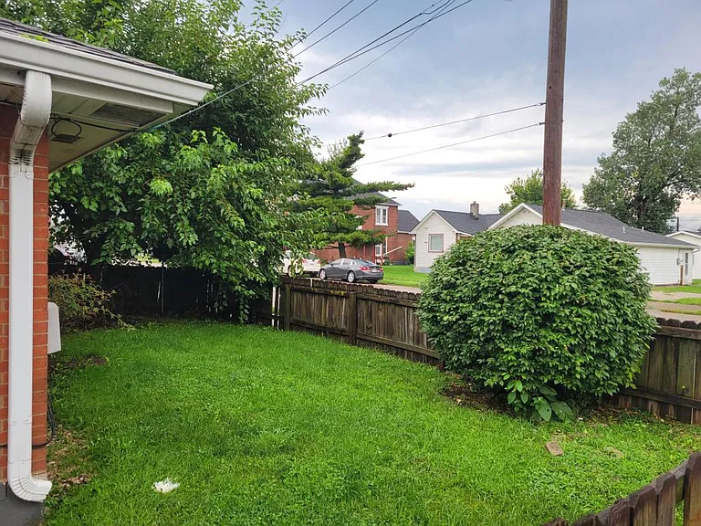 2102 Bickmore Ave — Photo 3