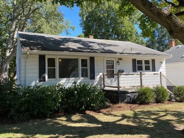 1306 1/2 S Linden St, Normal, IL 61761