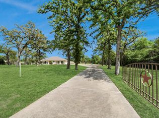 460 High Meadows Rd, Bellville, TX 77418
