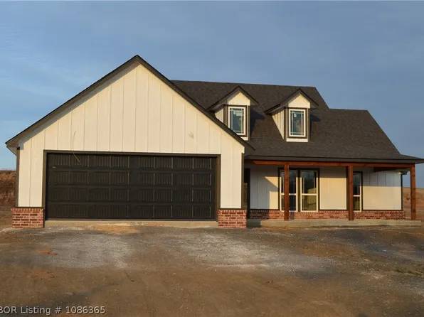 203 Blackstone Dr, Wister, OK 74966