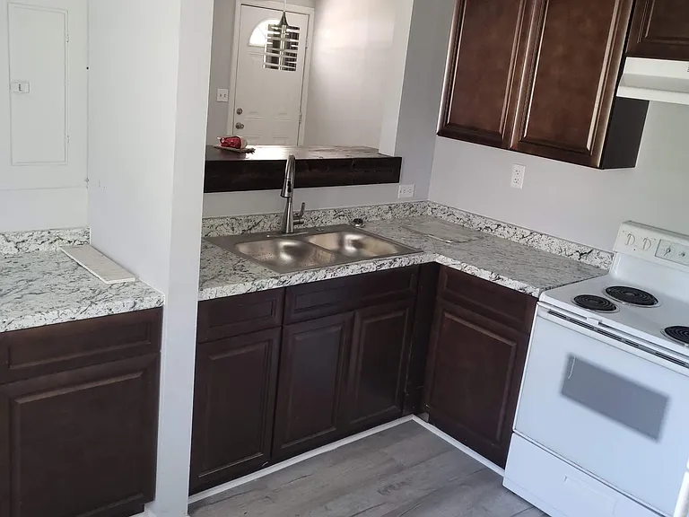237 Cherokee St SE — Photo 6