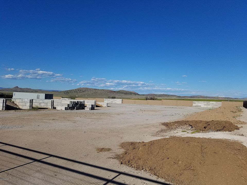 1st image of 3225 Enterprise Ln