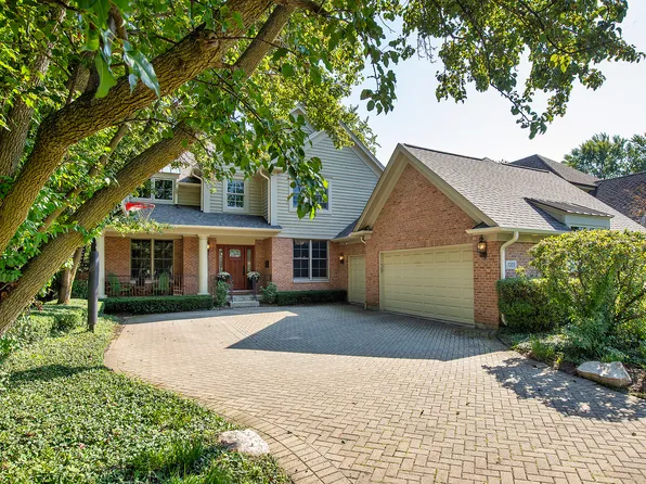 1301 Wendy Dr, Northbrook, IL 60062