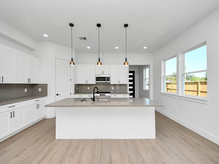 4129 E Toliver St — Photo 13