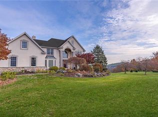4033 Providence Ct, Schnecksville, PA