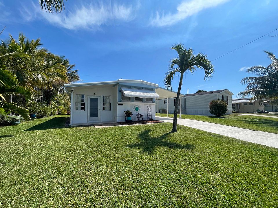 1st image of 8351 SE Skylark Avenue