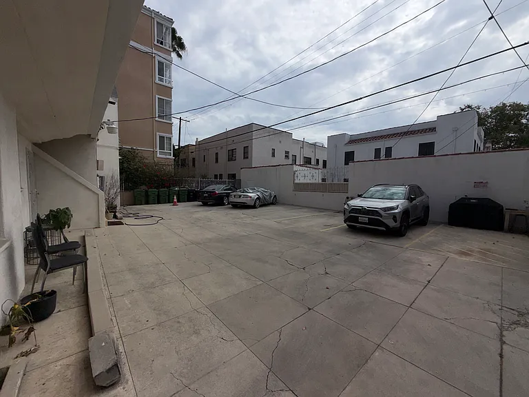 352 S Cloverdale Ave #352 — Photo 27