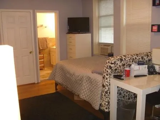 Rented by Olshan Realty | media 8