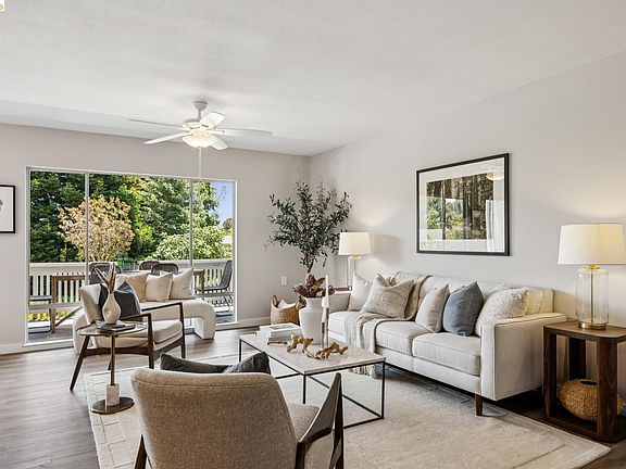 5th image of 2925 Golden Rain Rd APT 14