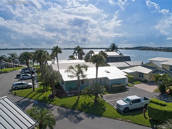 2nd image of 4000 NE Breakwater Dr