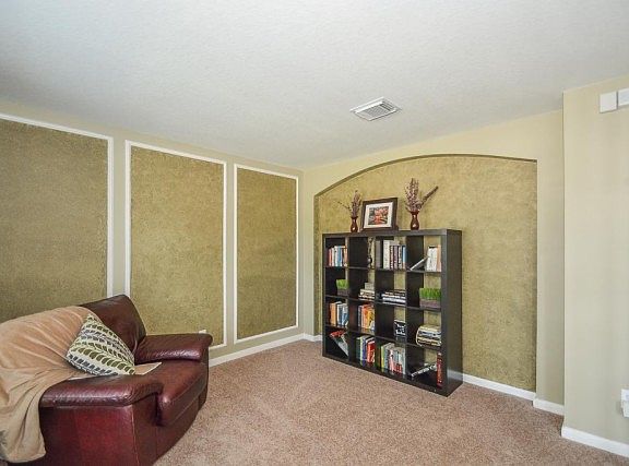5th image of 6706 Laguna Trace St