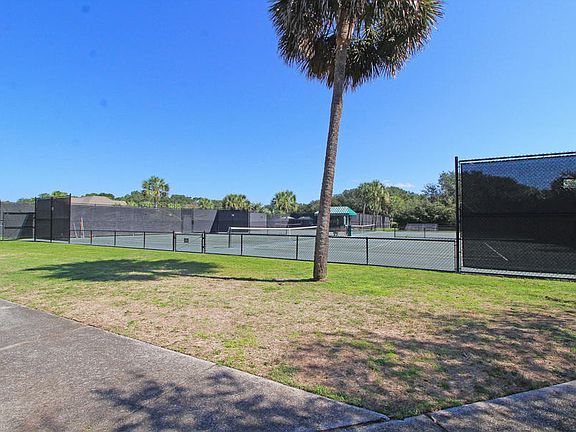 2nd image of 1616 Live Oak Park