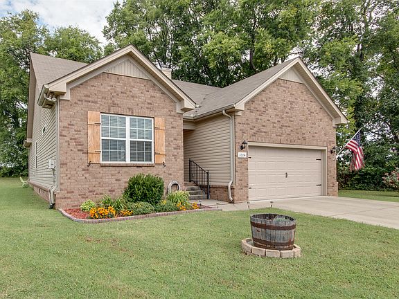 3rd image of 1004 Glenda Dr