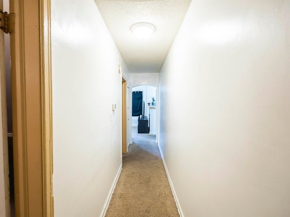 wichita-kansas-443187045 picture