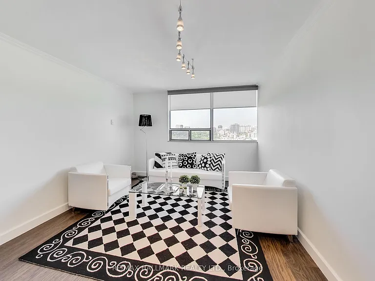 914 Yonge St #1509 — Photo 13