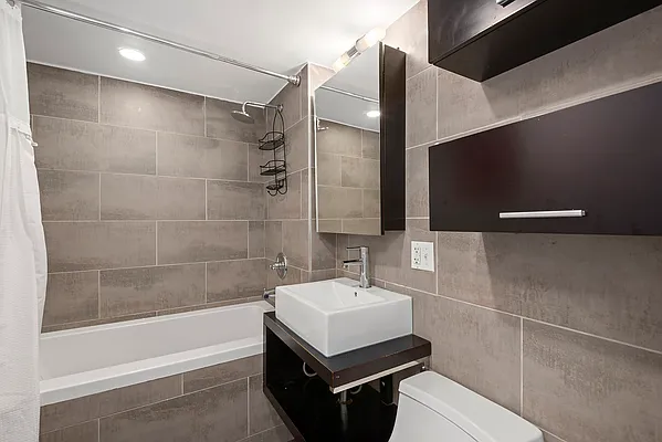 Rented by The Agency | media 5