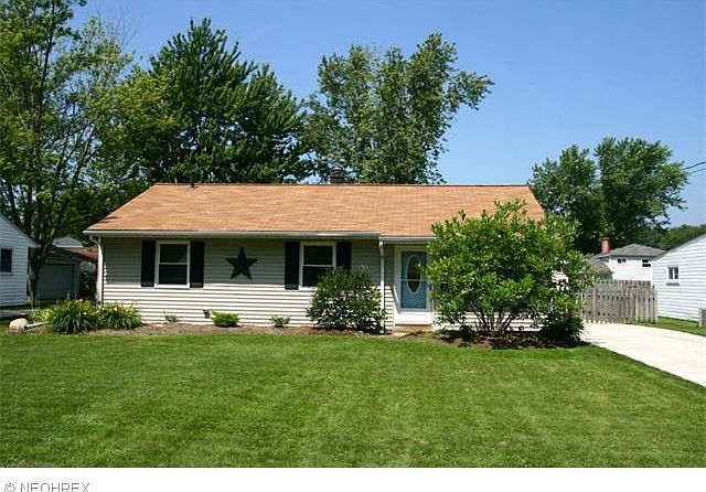 1st image of 822 East Dr