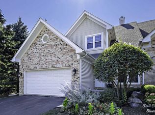 180 Red Top Dr, Libertyville, IL