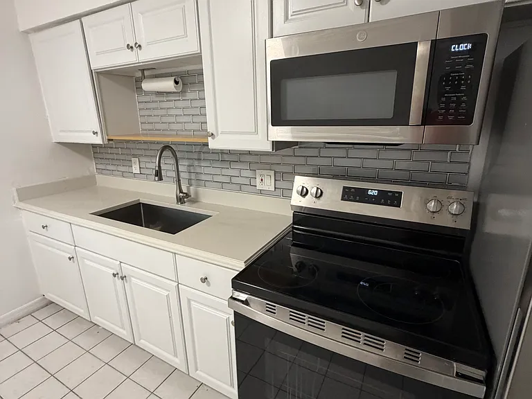 707 Michigan Ct #1 — Photo 2