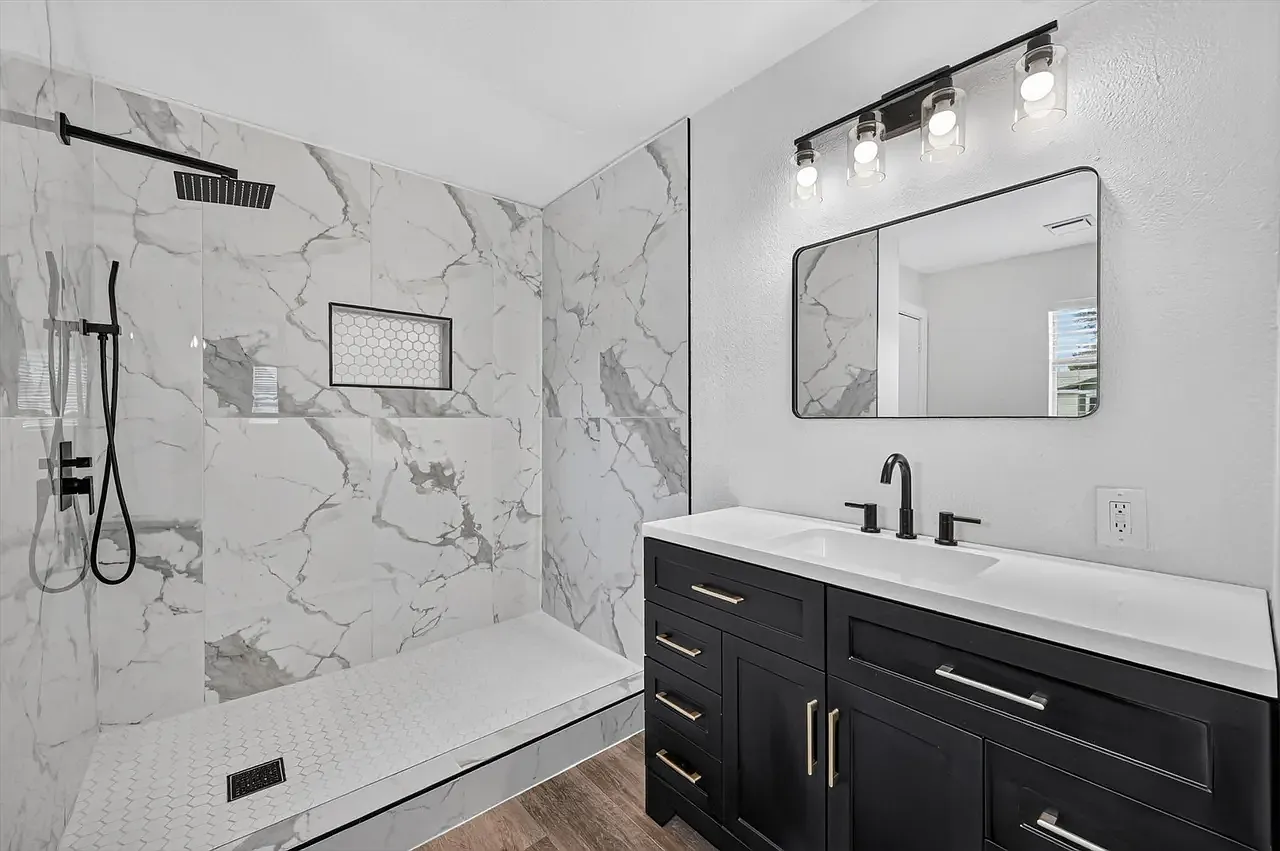 2 bed, 1295 sqft, $2,250 — Photo 3