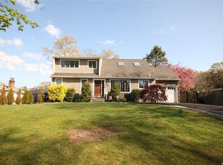 199 Versa Pl, Sayville, NY 11782